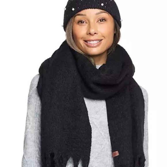 New in Box, Lucky Brand Black Pom Beanie & Matching Scarf Set. - Picture 4 of 4